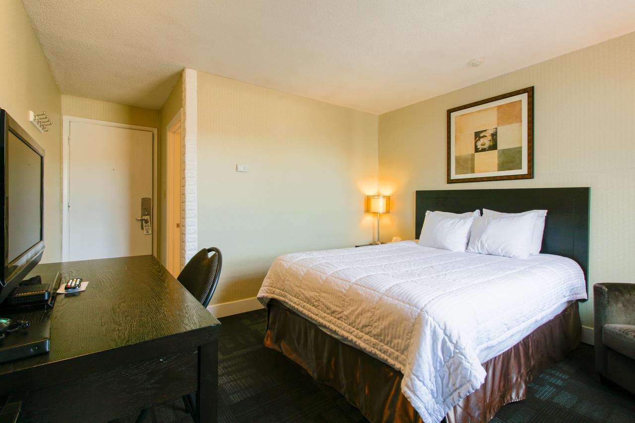 Hotel Moncton Exterior photo