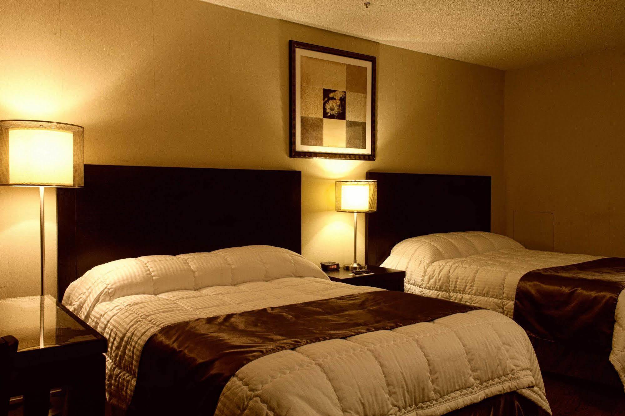 Hotel Moncton Exterior photo