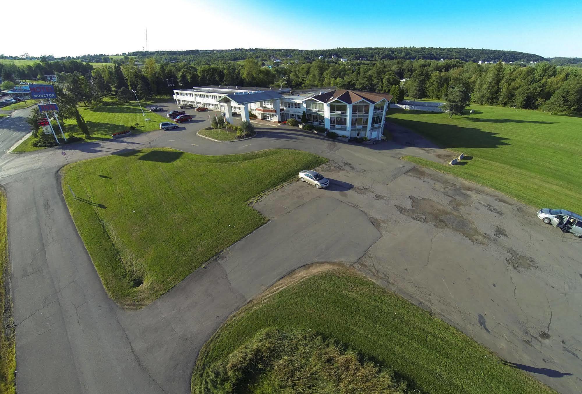 Hotel Moncton Exterior photo