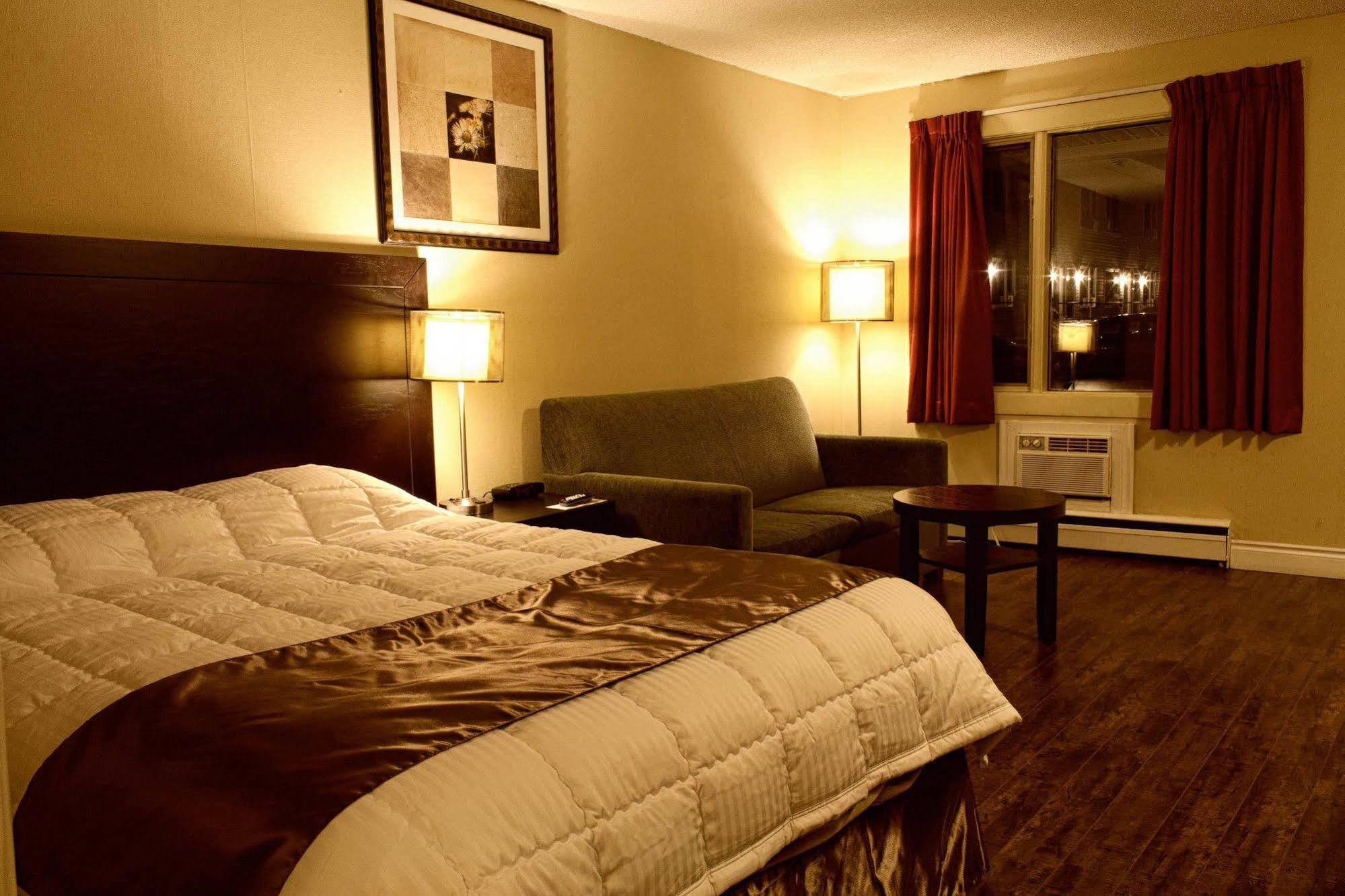 Hotel Moncton Exterior photo