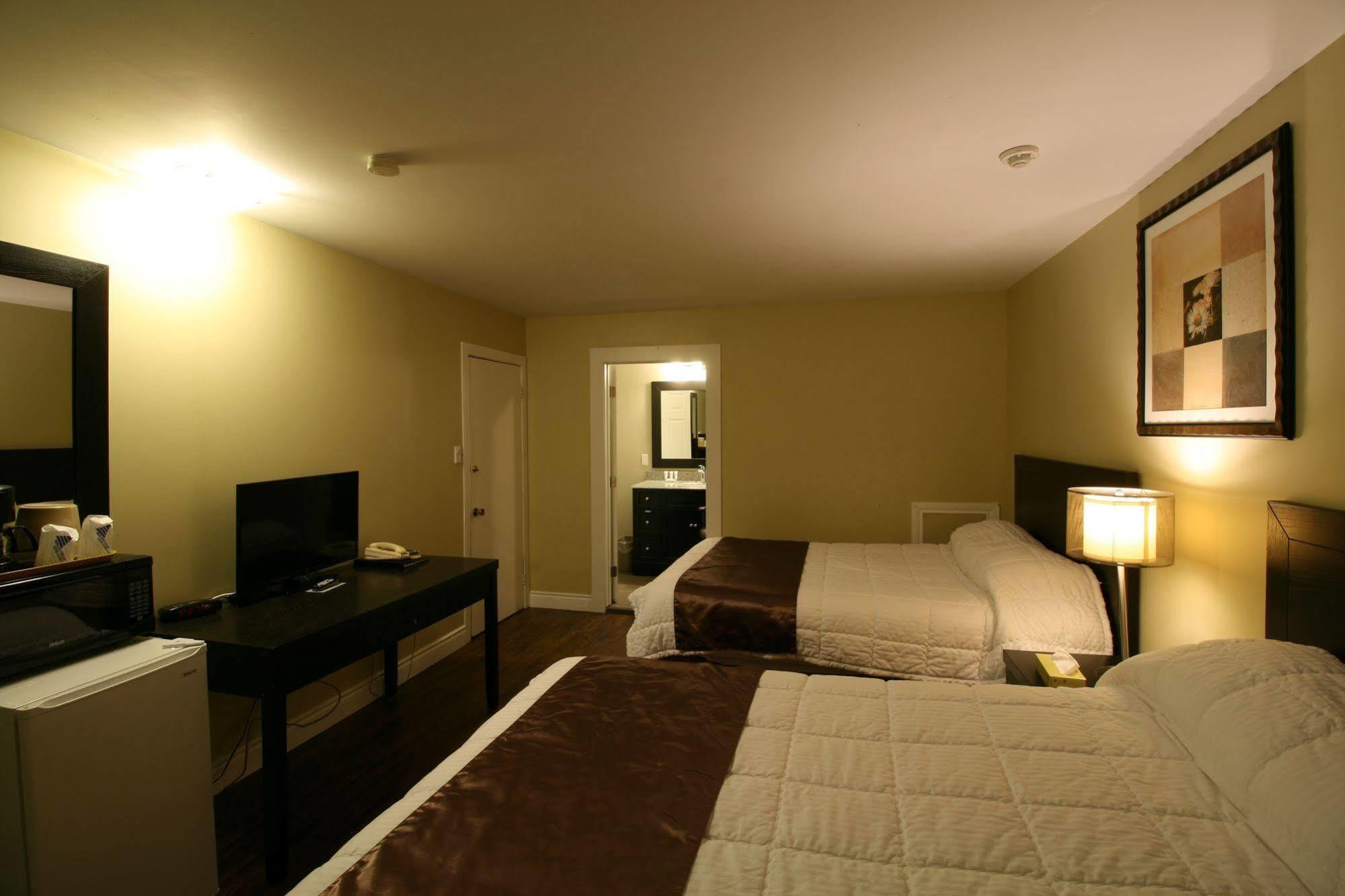 Hotel Moncton Exterior photo