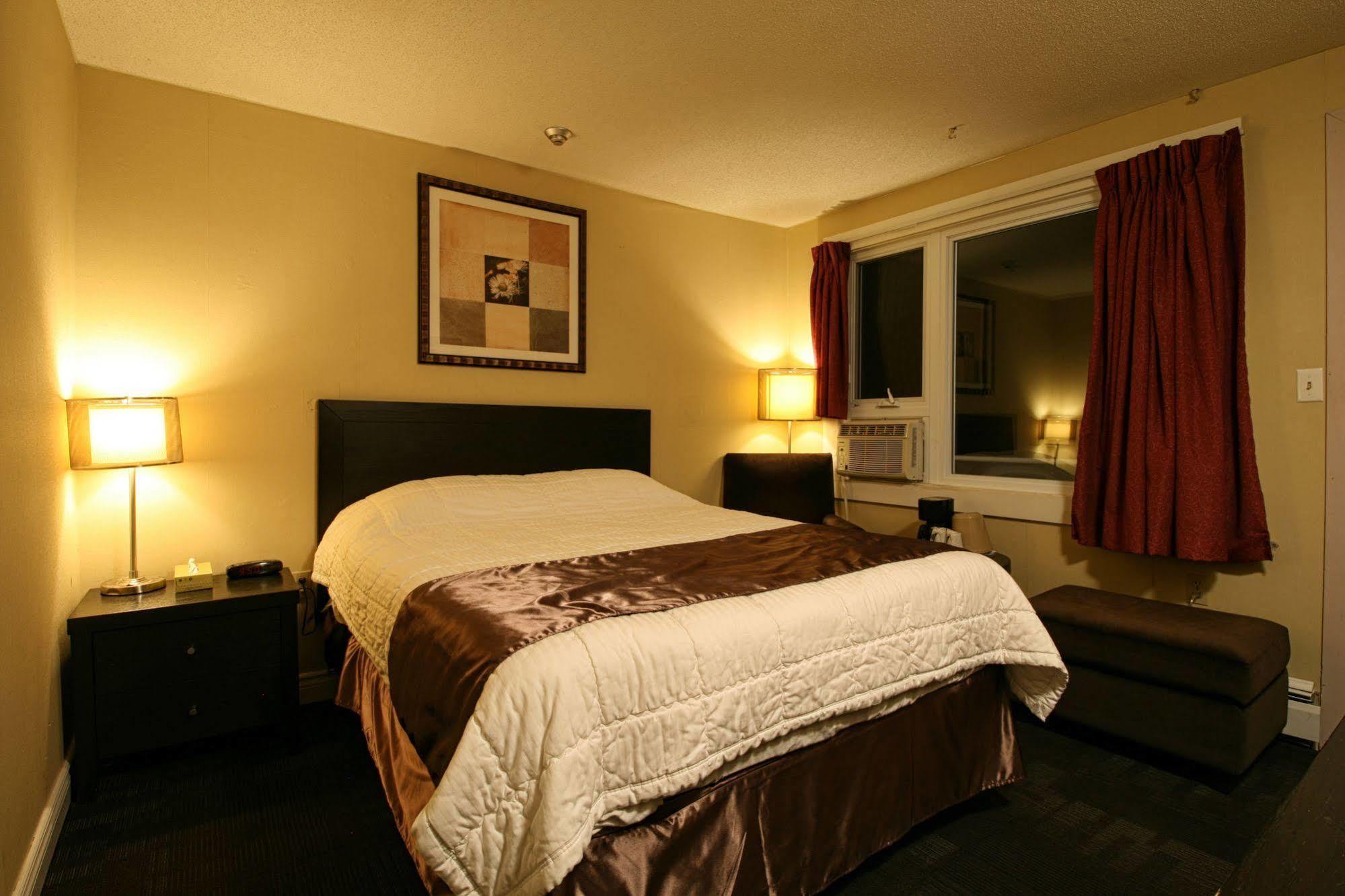 Hotel Moncton Exterior photo