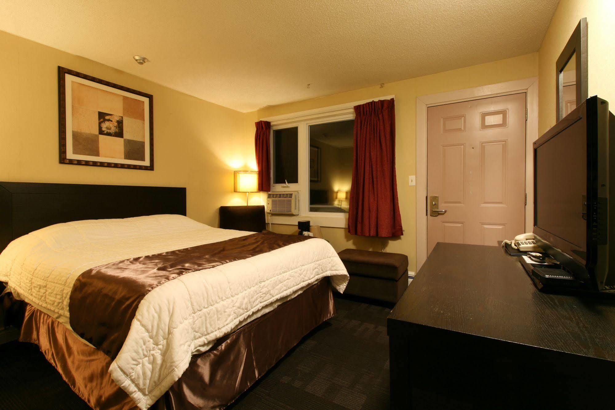 Hotel Moncton Exterior photo